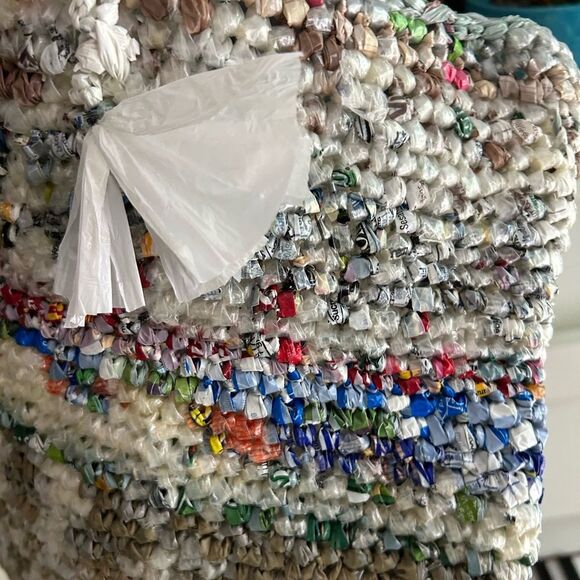 Hand crafted Woven Plastic Bag Eco-Friendly Multicolor Tote Bag 16" x 13" - Picture 9 of 16